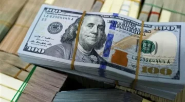 الدولار يرتفع في 10 بنوك بالتزامن مع استقرار سعر السوق الموازية